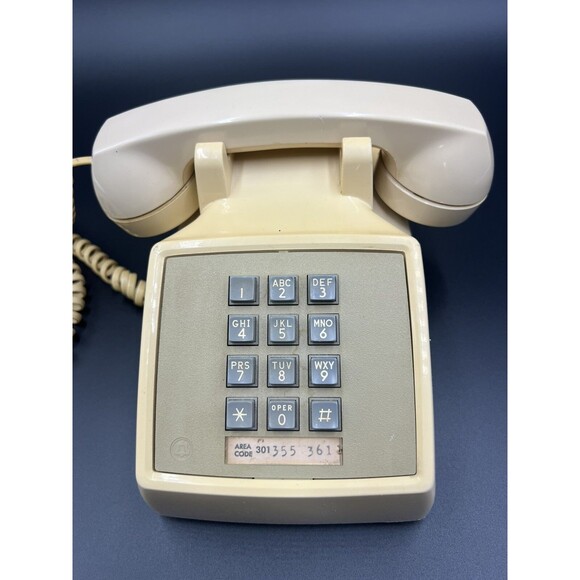 Vintage Beige Bell System 2500D Desk Phone (UNTESTED) - Picture 2 of 10